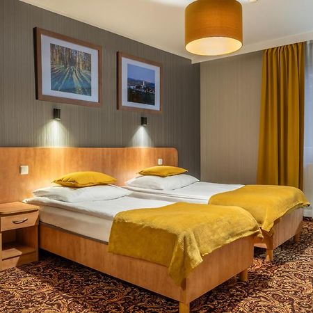 Hotel Kuznia Napoleonska Teresin Екстер'єр фото