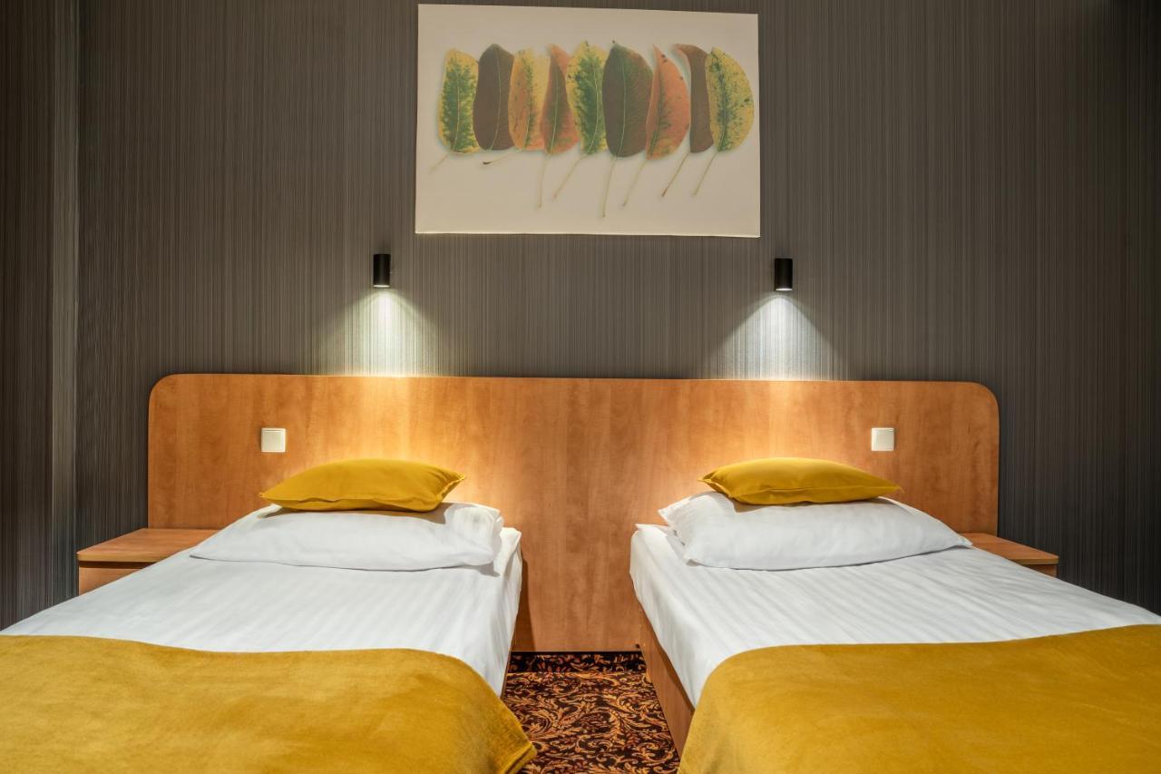 Hotel Kuznia Napoleonska Teresin Екстер'єр фото