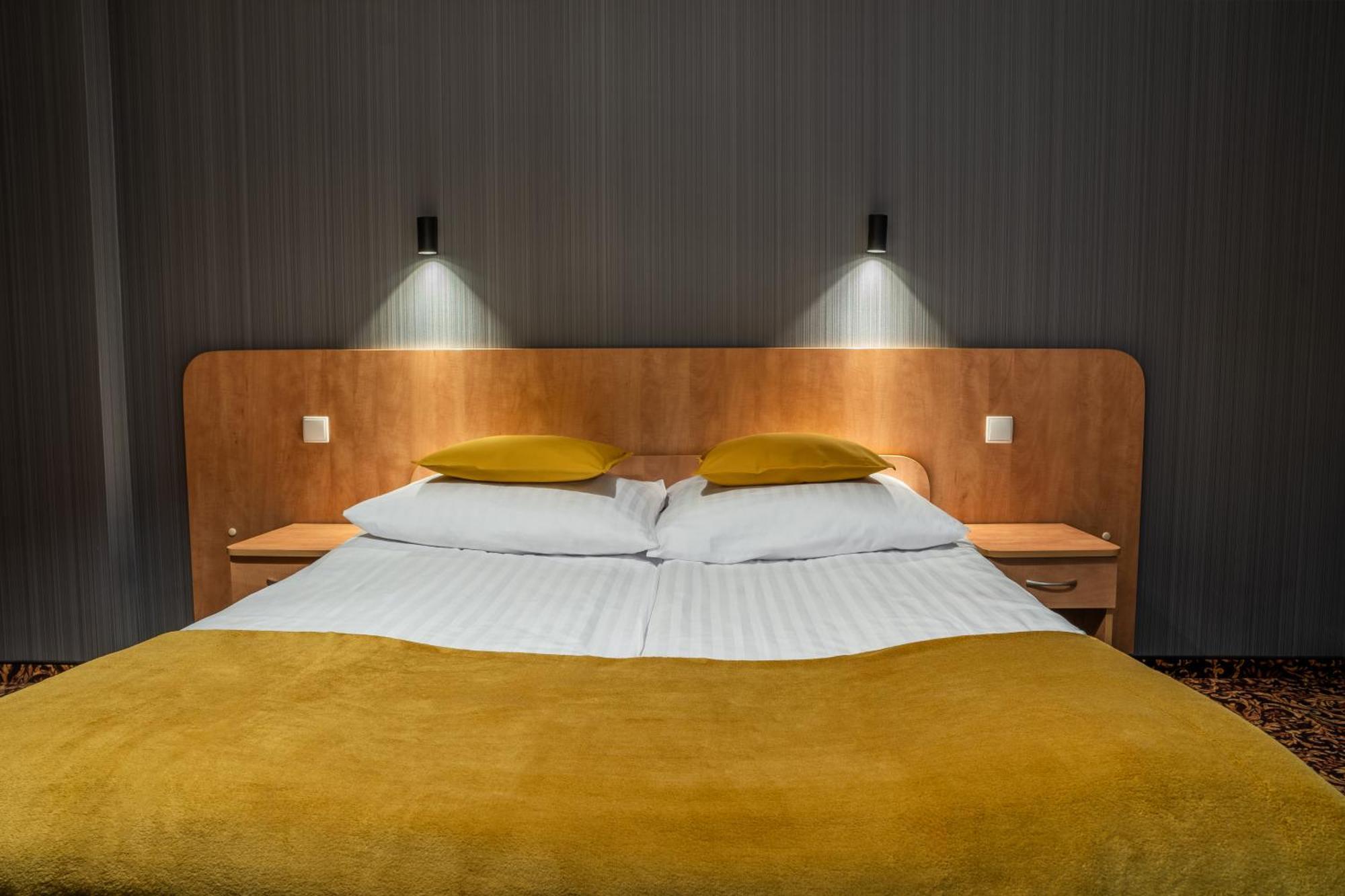 Hotel Kuznia Napoleonska Teresin Екстер'єр фото
