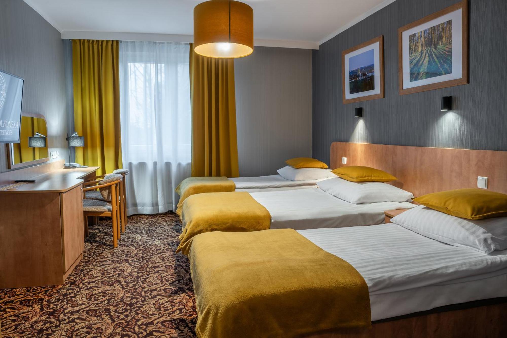 Hotel Kuznia Napoleonska Teresin Екстер'єр фото